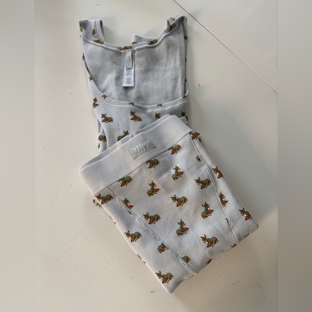Skims Baby Deer Pajamas Boyfriend shorts and Tank New Without Tags size L - Picture 7 of 9
